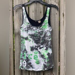 Sequin tank top, great condition, size S
#y2k #tanktop #poshmark #sequin